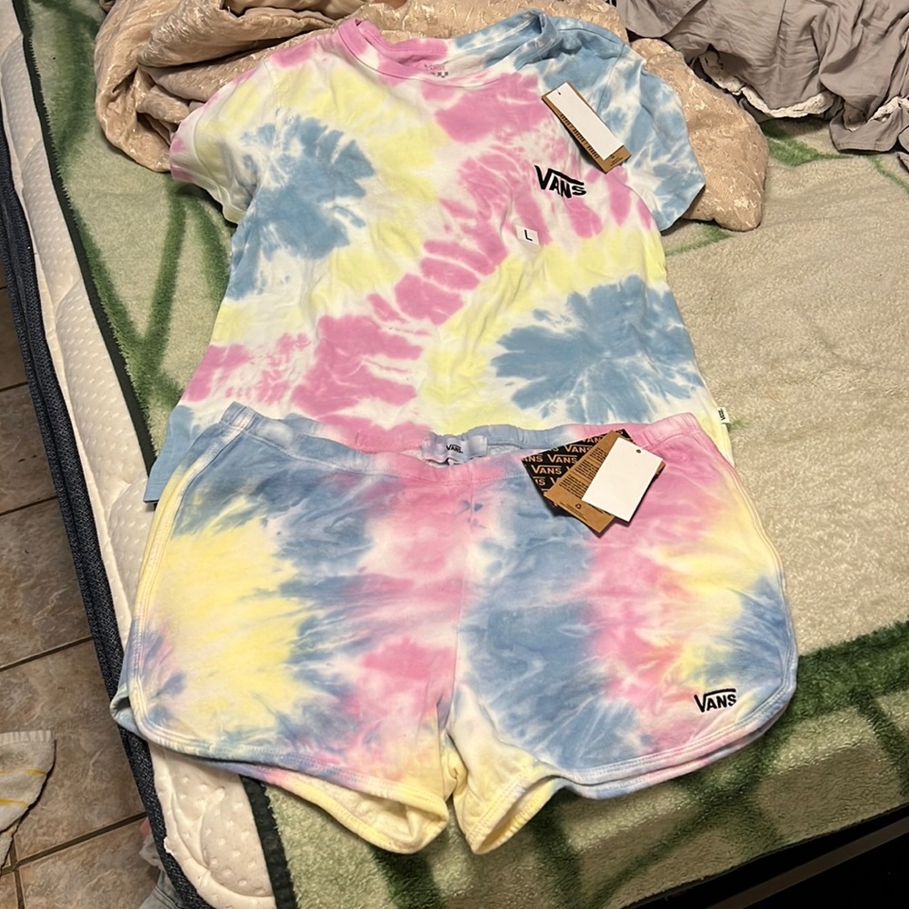 Nwt vans tie dye set